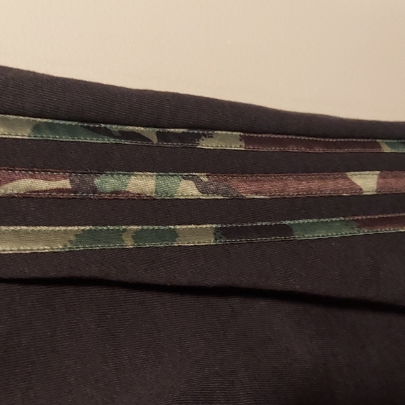 Adidas Sweatpants with camoflage stripes - Picture 7 of 10